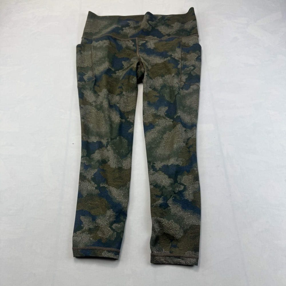 Athleta Women's Camo Cloud Print High Rise Capri Leggings Size L Pockets